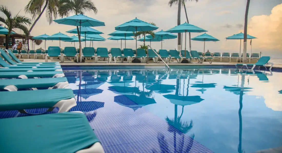 Swimming pool Hotel Fontán Ixtapa Swimming pool Hotel Fontán Ixtapa